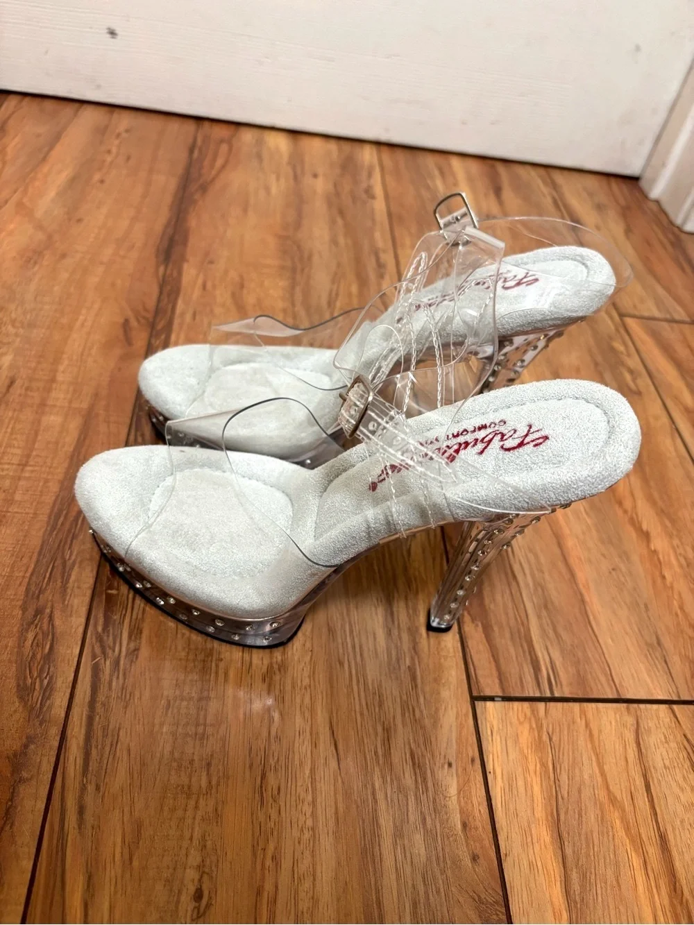 NWOT Pleaser Shoes Fabulicious Elegant-408
